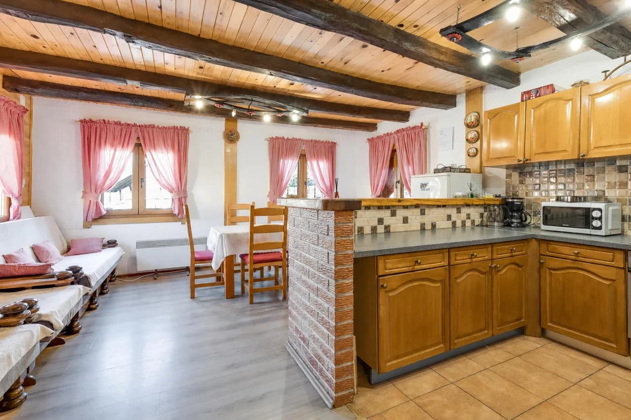 Rustic Cottage With Heated Pool photo 3
