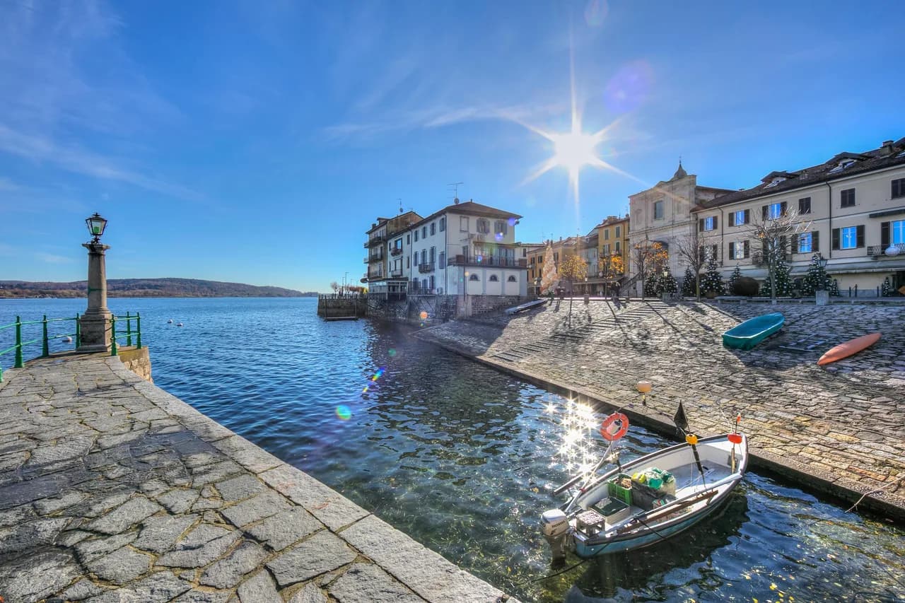 Lakefront Apartment with A/C in Arona, foto 3