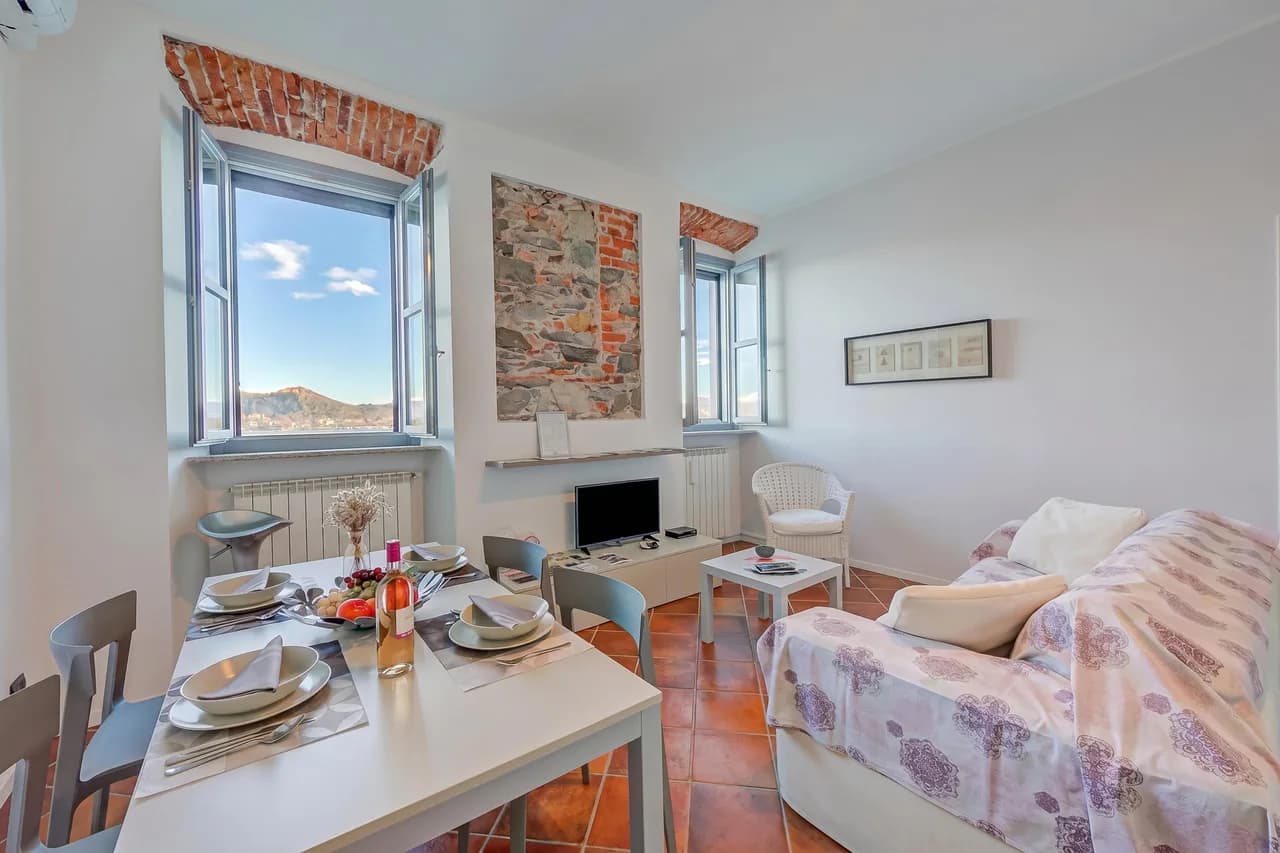 Lakefront Apartment with A/C in Arona, foto 4