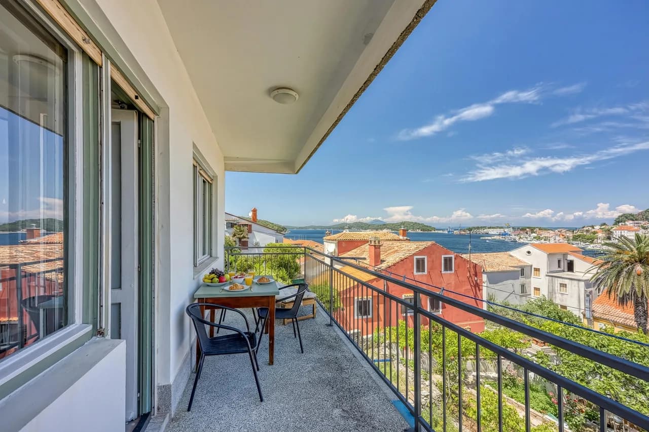 Enolabee Harbour View Apartment photo 2