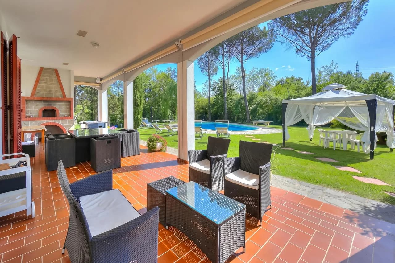 Elegant Villa with Garden in Fucecchio, Tuscany, Italy, Foto 3