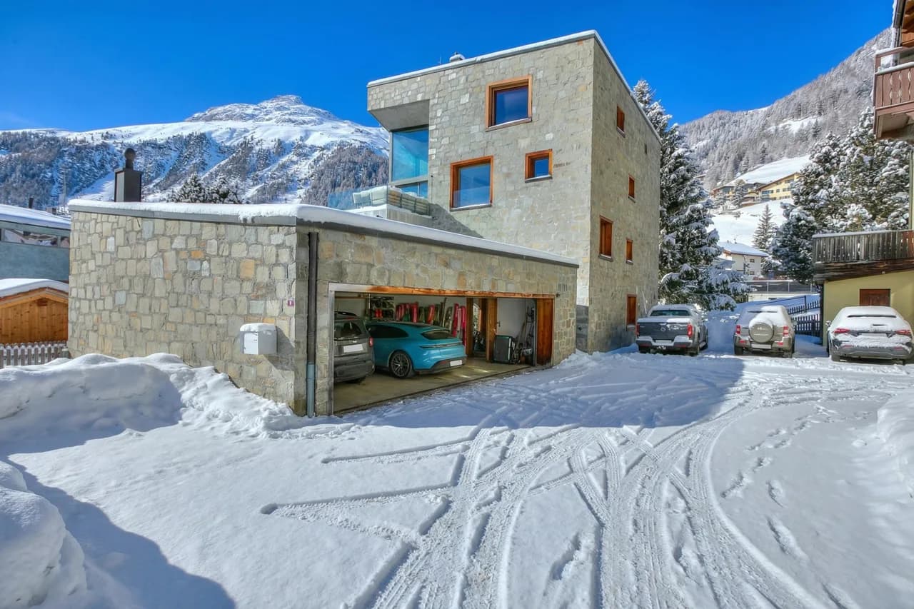 Boutique Chalet Moritz for 12 with Sauna photo 2