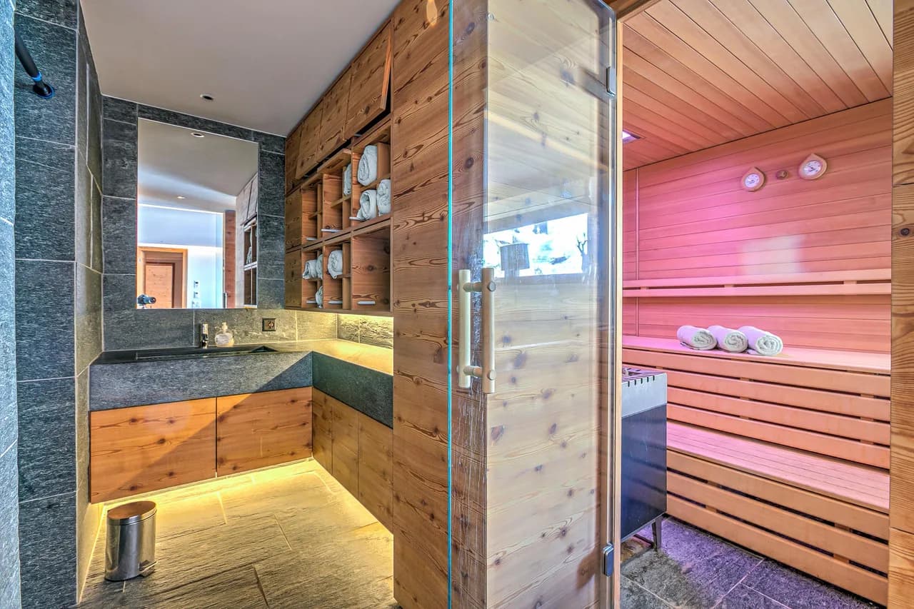 Boutique Chalet Moritz for 12 with Sauna photo 4