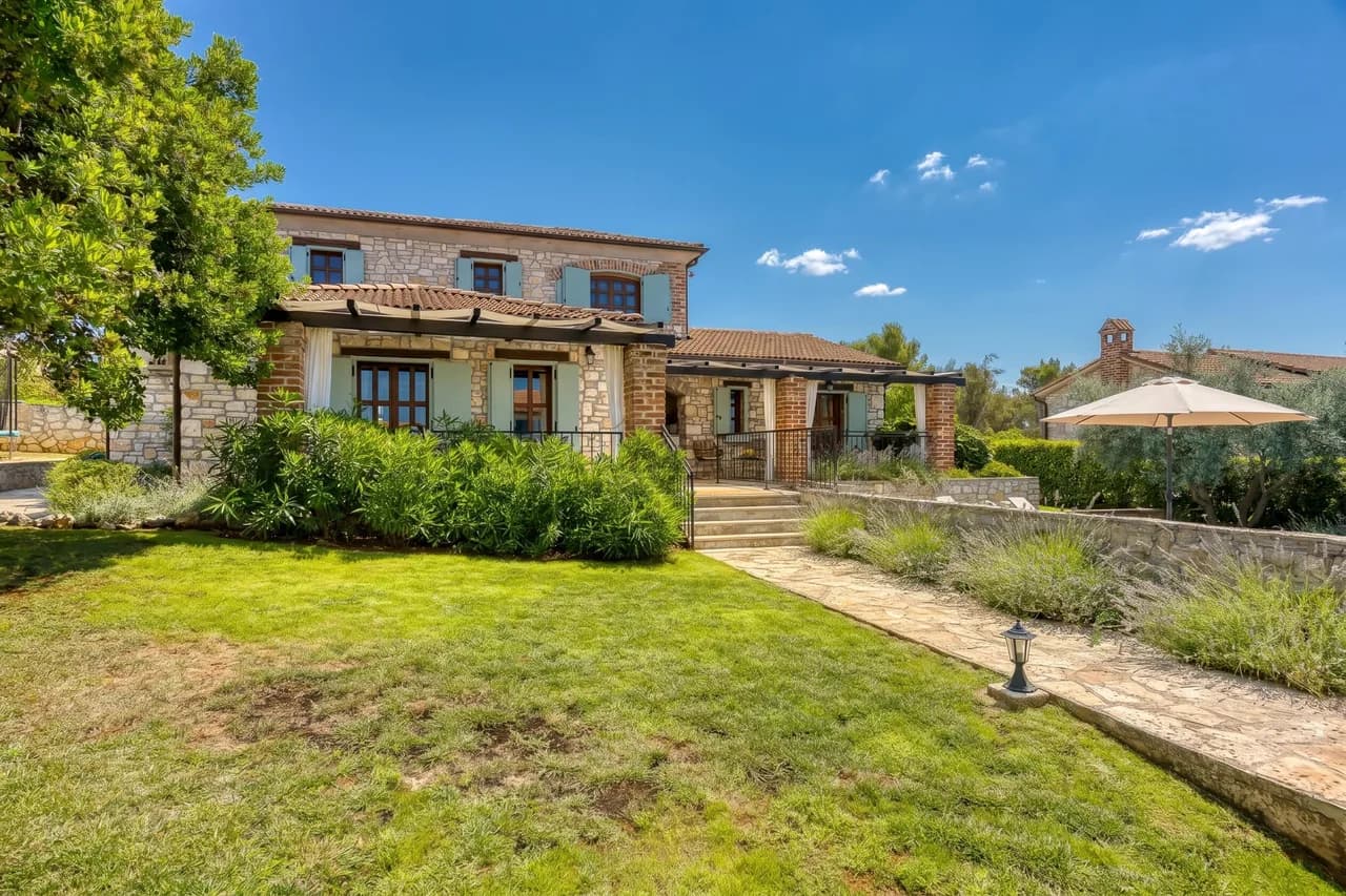 Rustic Pool Villa Aryana photo 2