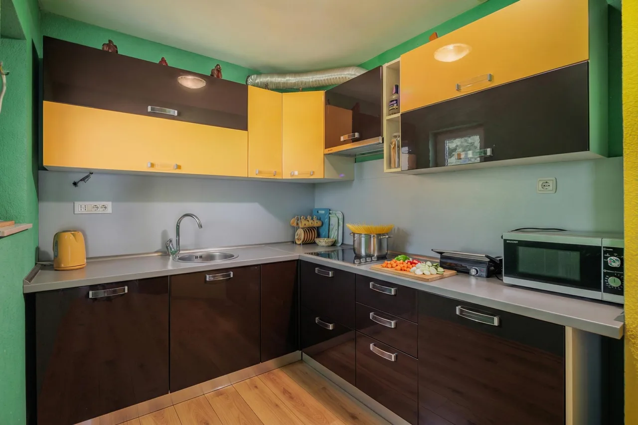 Colourful Seaview Apartment photo 4