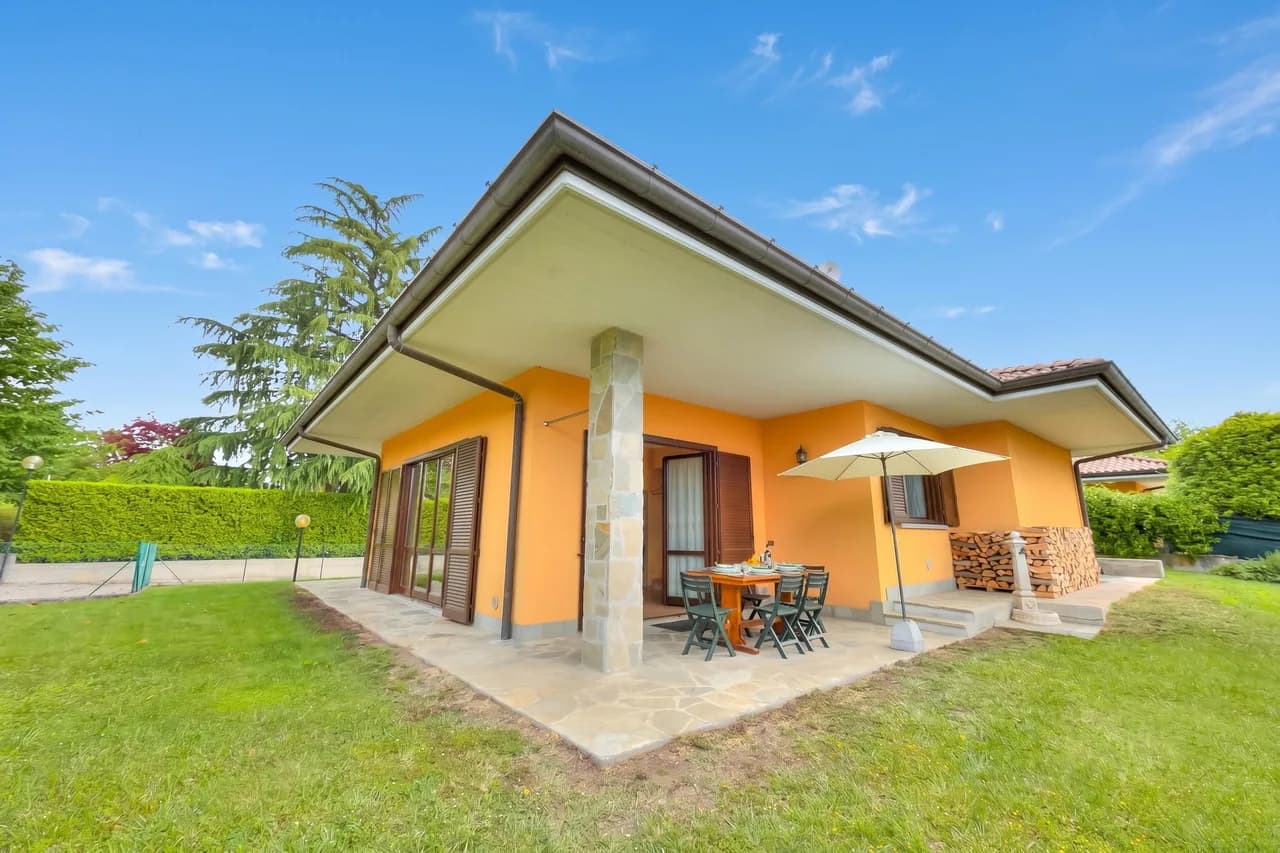 Lush Garden Vacation Home in Leggiuno, photo 2