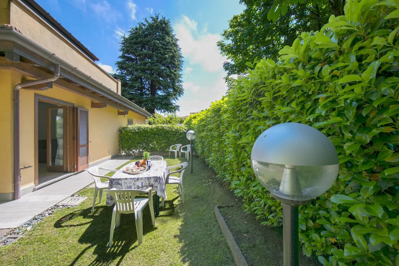 Le Betulle Private Garden & Parking in Laveno photo 2