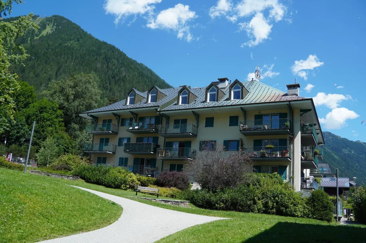 Jardins d'Androsace 17 Chamonix Centre Apt: Balcony + Parking, 3 Min to Brevent Lift photo 2