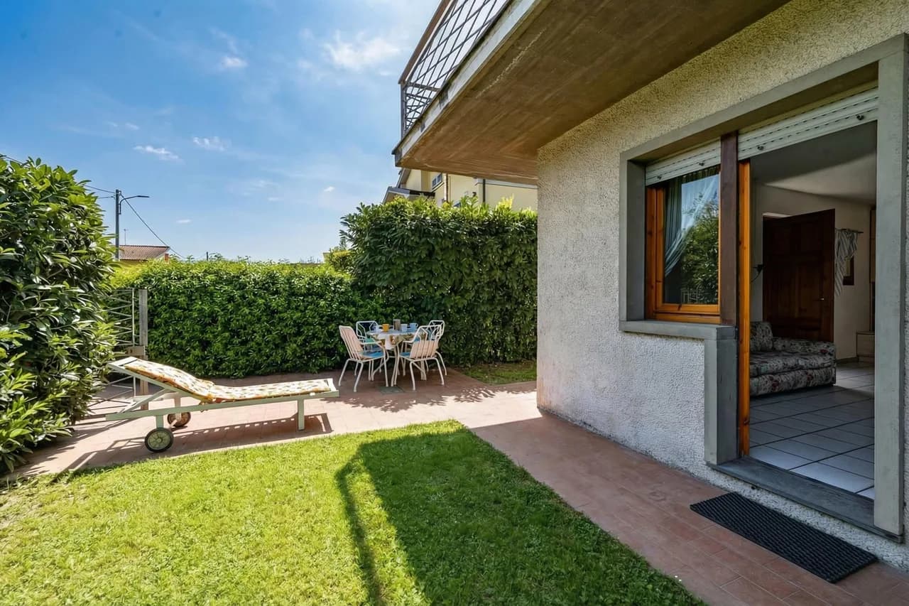 La Chimera Duplex with Garden 700m from sea photo 2