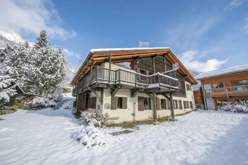 Chalet Du Croz1 Mont Blanc View | 4 En-suites | Sleeps 8