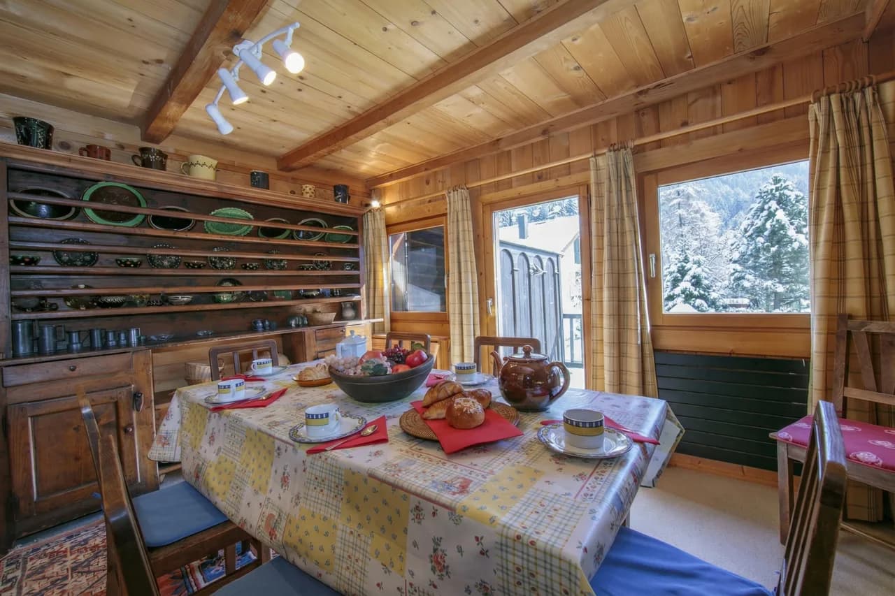 Chalet Du Croz1 Mont Blanc View | 4 En-suites | Sleeps 8 photo 5