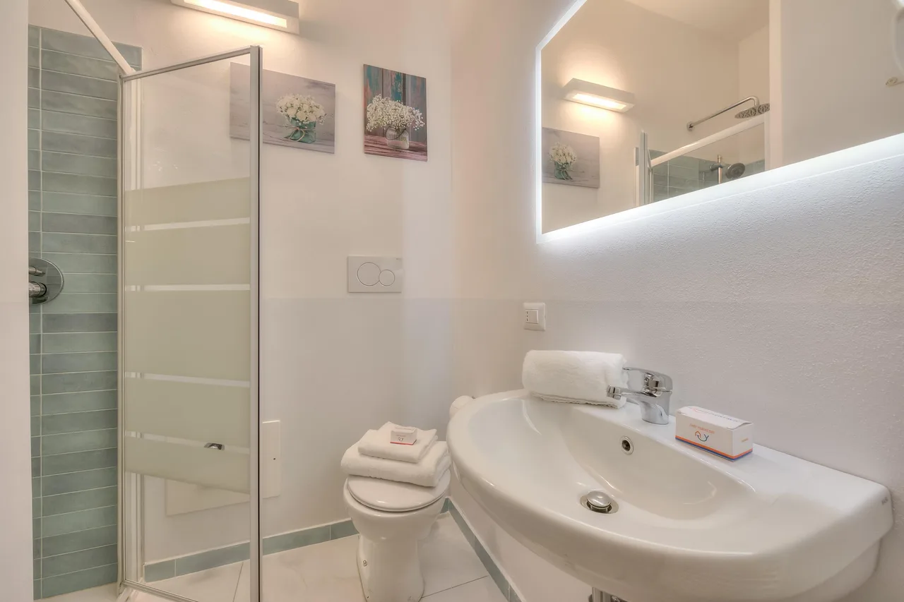 Casa Al Caprifoglio - Ispra Apartment 600m From Beach photo 5