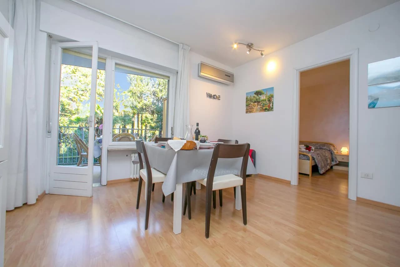 Riva Lago e Spiaggia Apartment with Balcony and Parking, foto 2