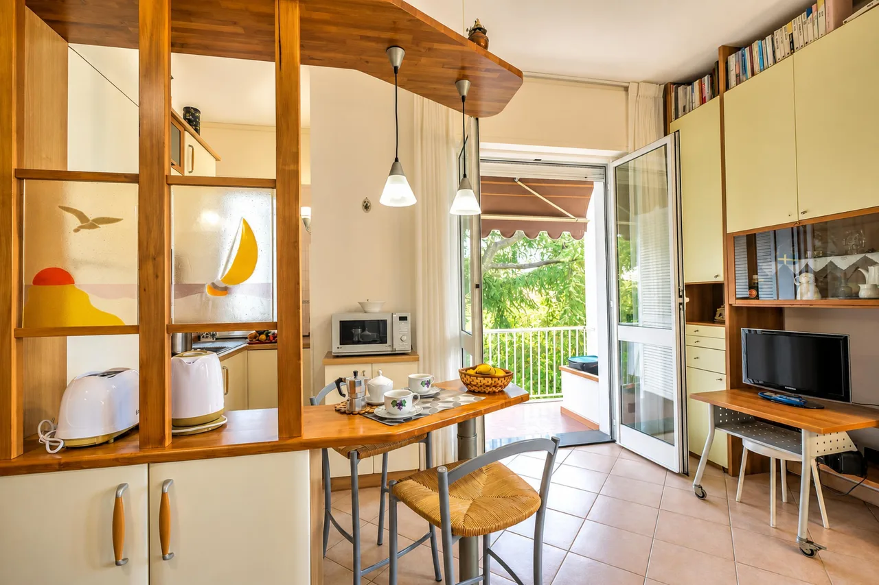Gabri By The Sea with Balcony and Shared Garden photo 3
