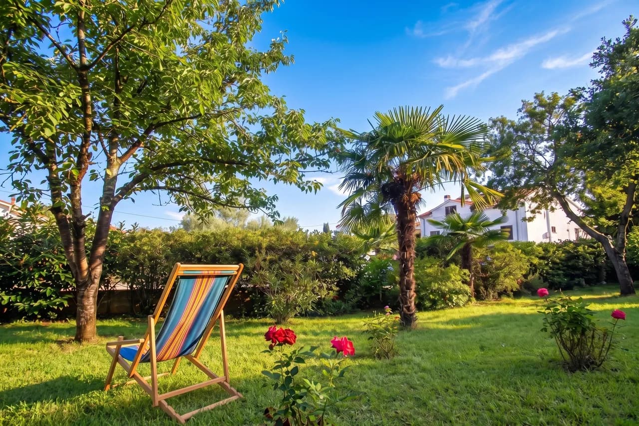 Beach Garden Apartment 2 with Private Parking photo 2