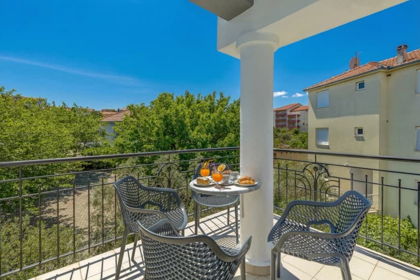 Apartment Nika 220m from the beach