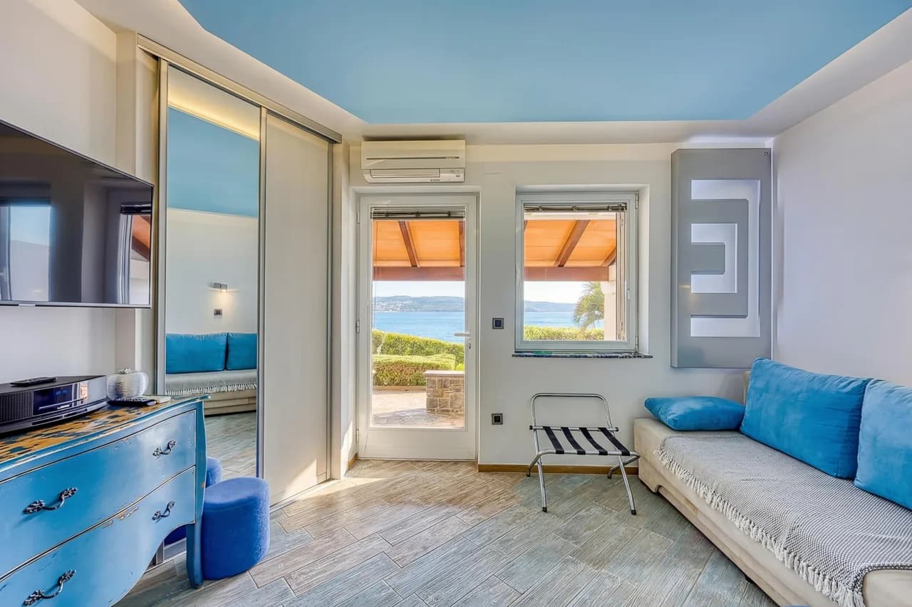 Poolside Apartment with Sea View in Ankaran, photo 4