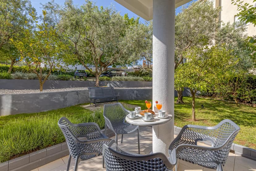 Apartment Angie 220m from the beach