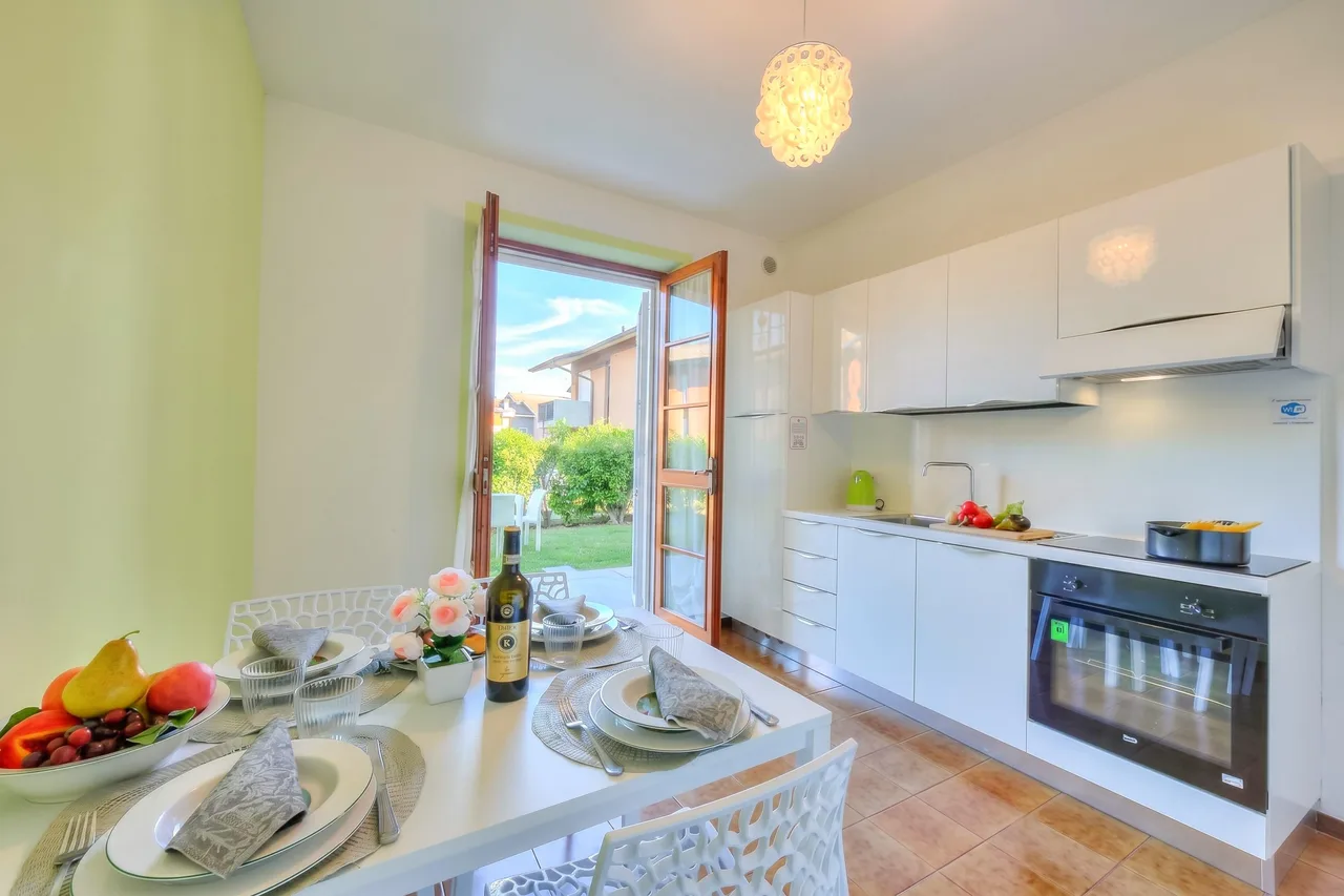 Villa Fiorita - Apt 2 - Margherita cerca del lago, tiendas y AC, foto 2