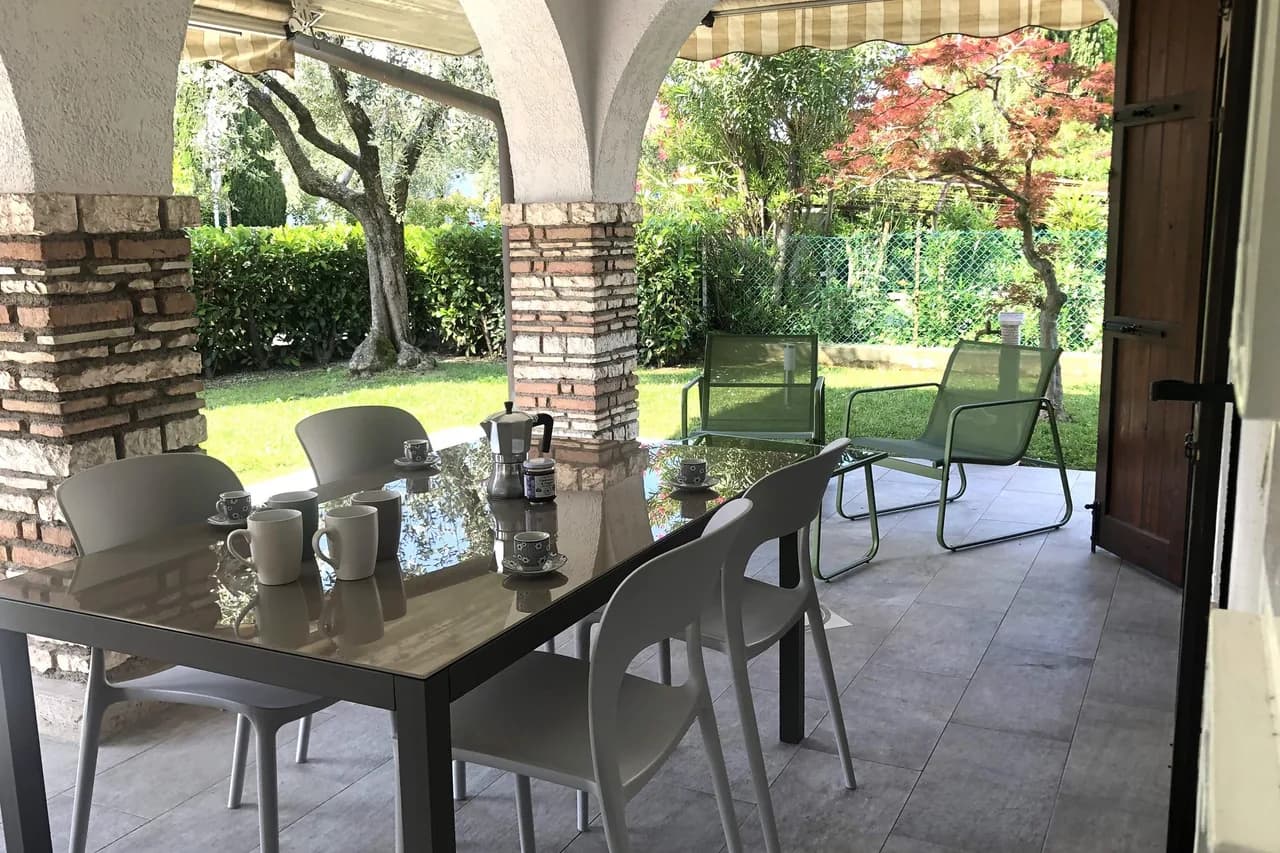 Villa Fiorita - Apt 1 - Violetta cerca del lago, tiendas y aire acondicionado, foto 2