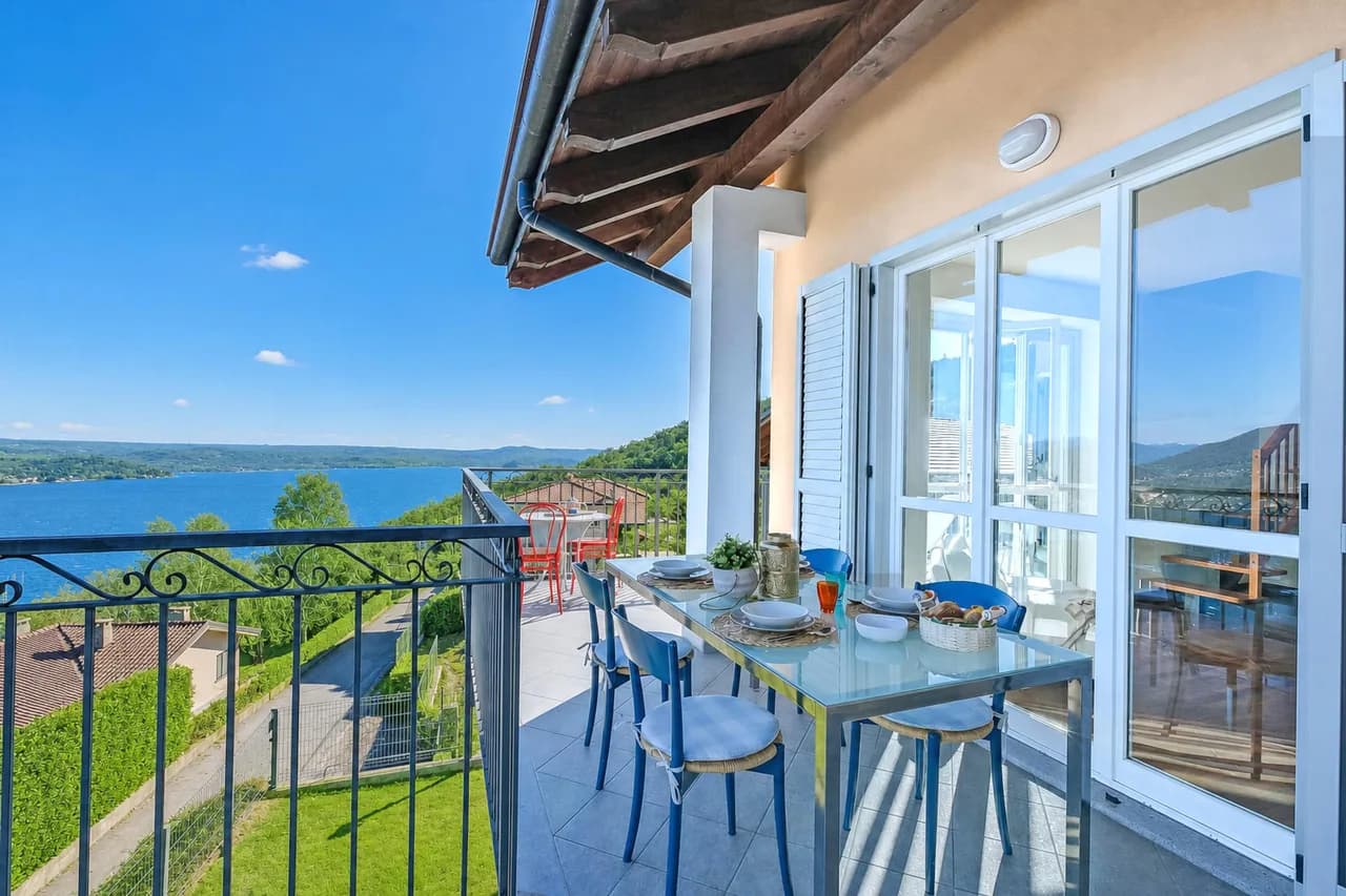 Panoramic Lake View Apartment in Stresa, foto 2