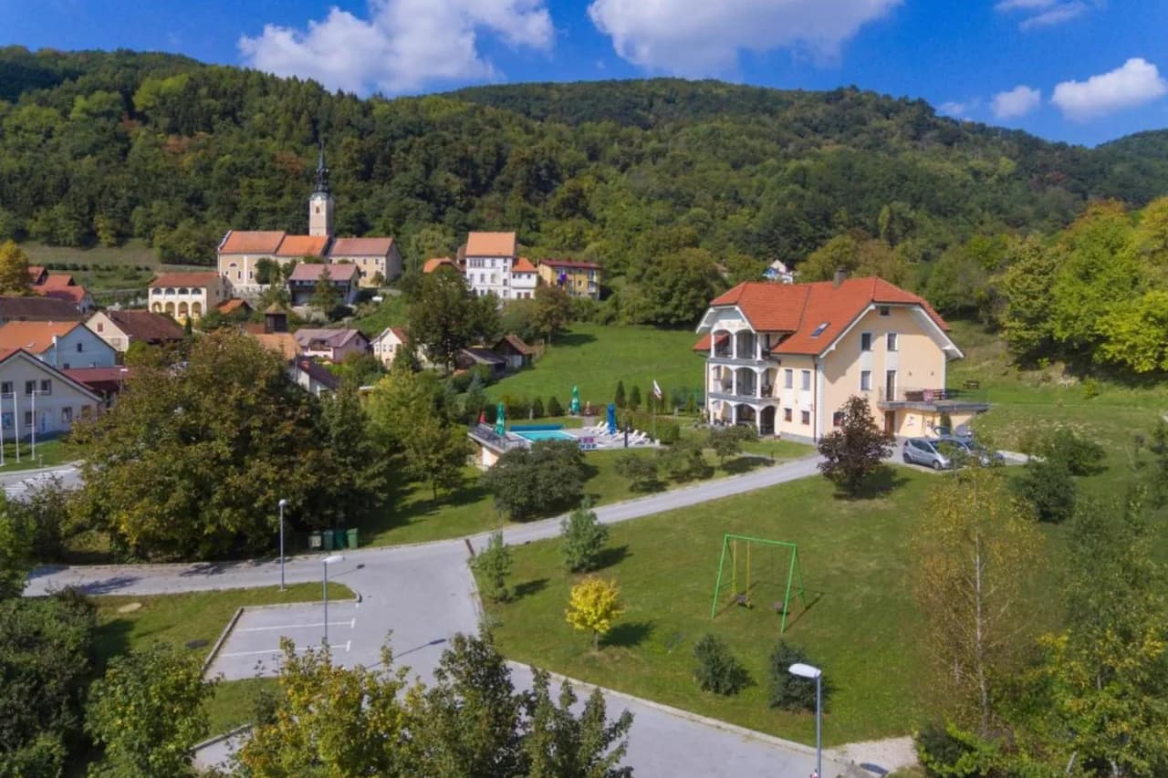 Scenic Pool Apartment in Pišece, photo 2