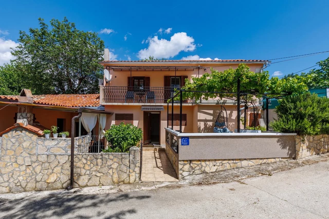 House Papinka with Private Pool & Garden photo 2