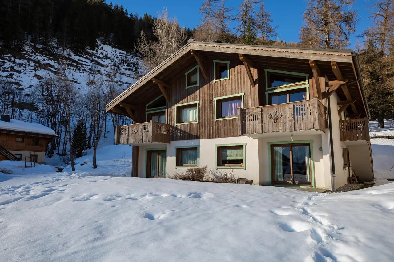 Apt BecD1 Cosy 3BR Chalet Apartment w/ Terrace & Views photo 2