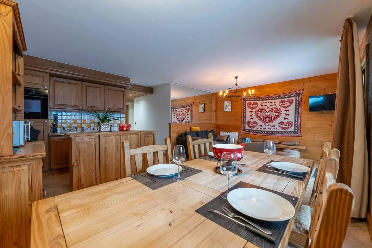 Apt BecD1 Cosy 3BR Chalet Apartment w/ Terrace & Views photo 3