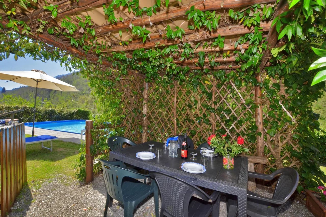 Scenic Mountain View Vacation Home in Castiglione Di Garfagnana photo 4