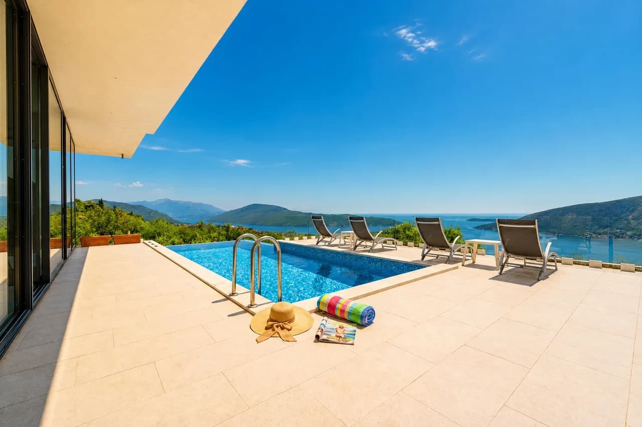 Seafront Pool Villa in Herceg Novi