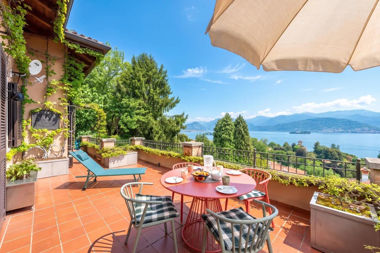 Terrace Townhome in Stresa, Piedmont, Italy, foto 2