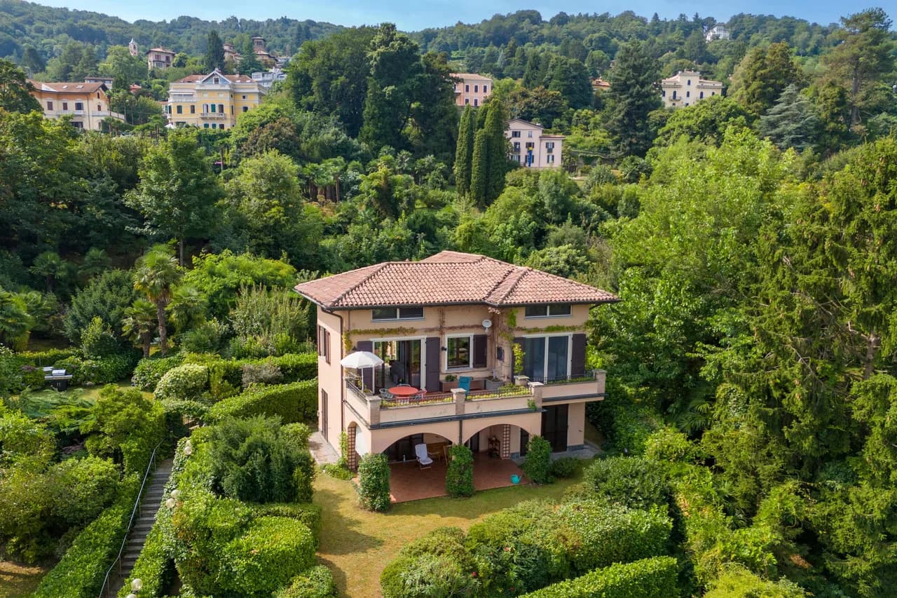 Terrace Townhome in Stresa, Piedmont, Italy, foto 4
