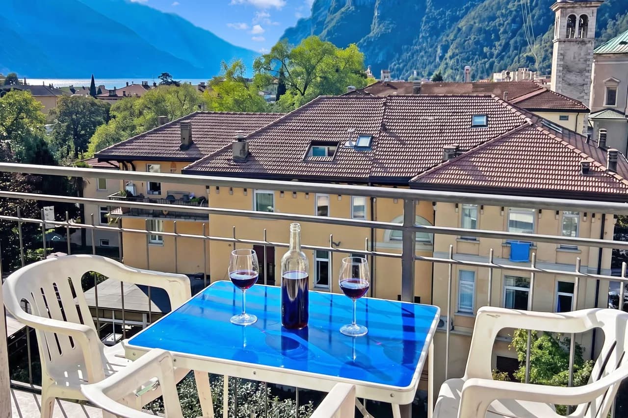 Scenic Lake-View Apartment in Riva del Garda, Foto 3