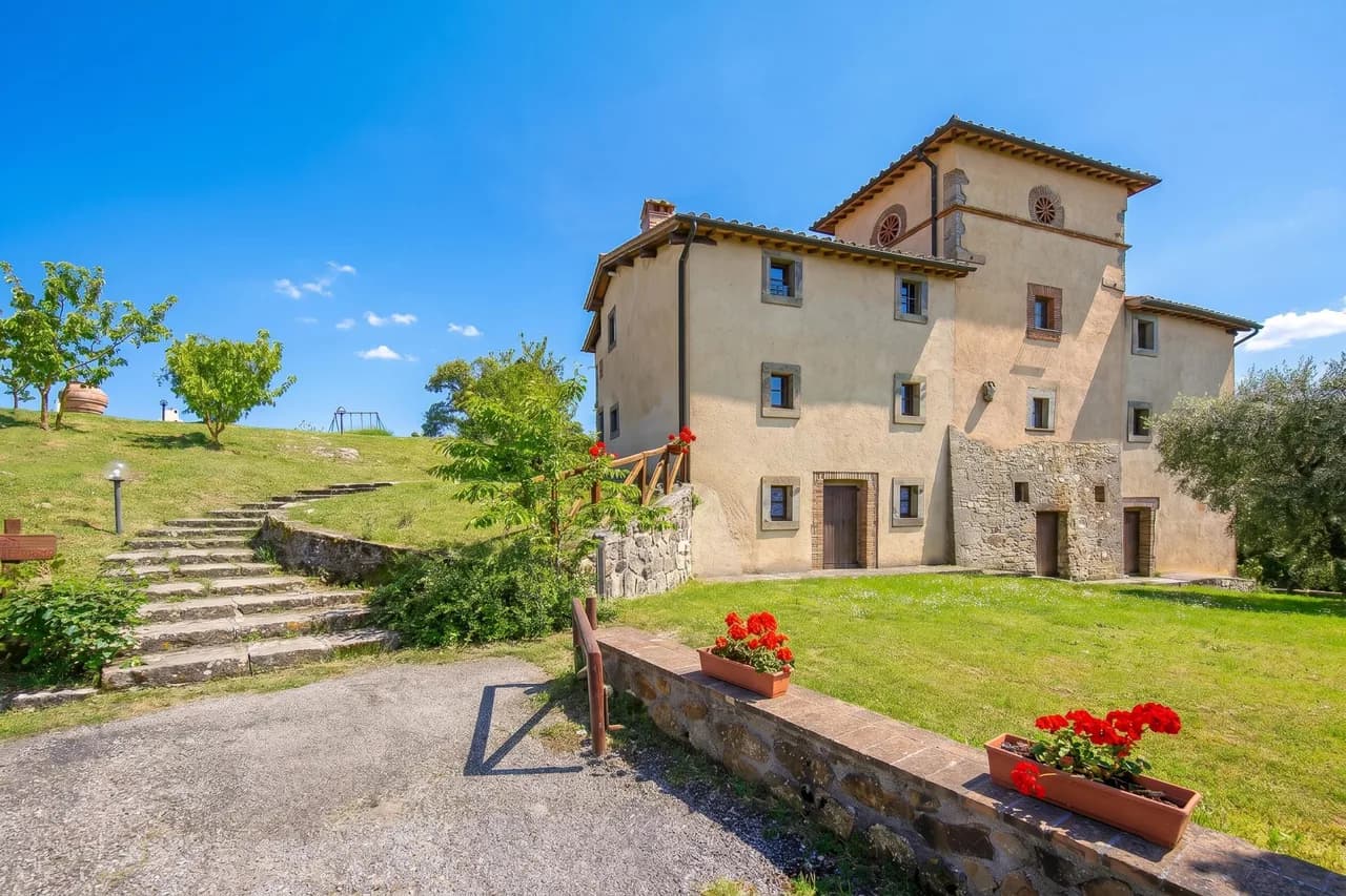 Expansive Luxury Villa in Arcidosso photo 2