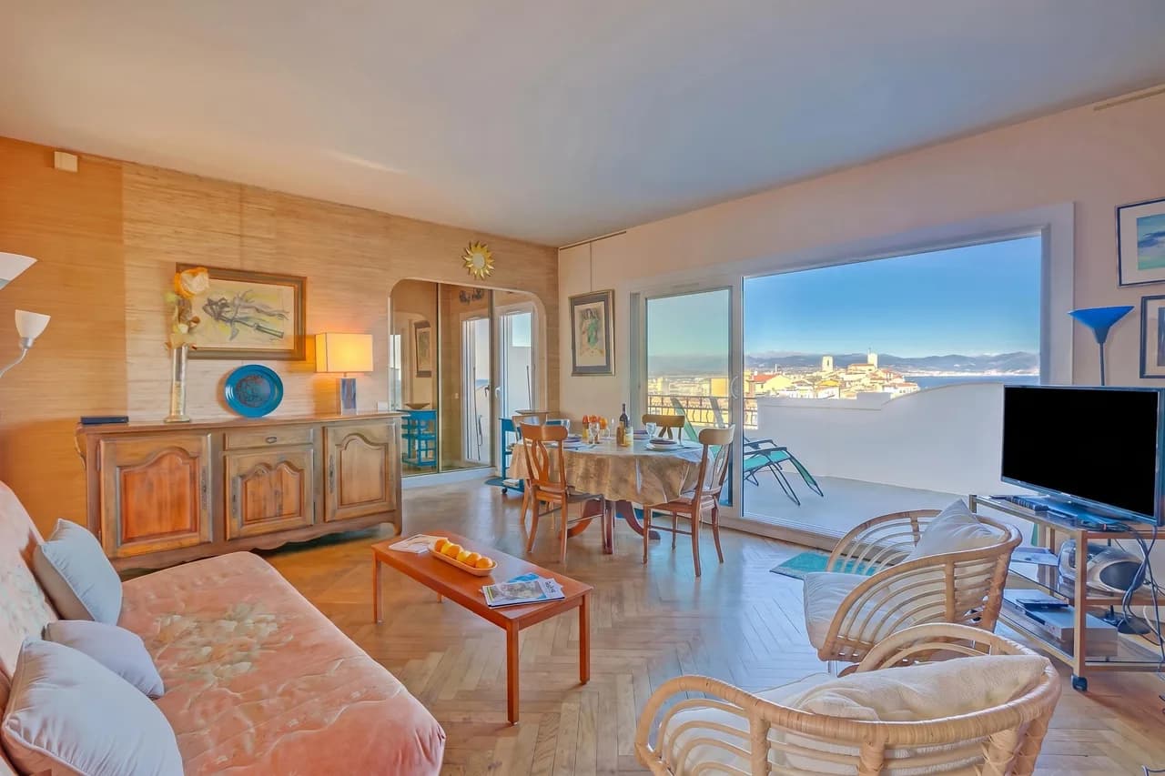 Sea And Mountain View Apartment in Antibes, Foto 2
