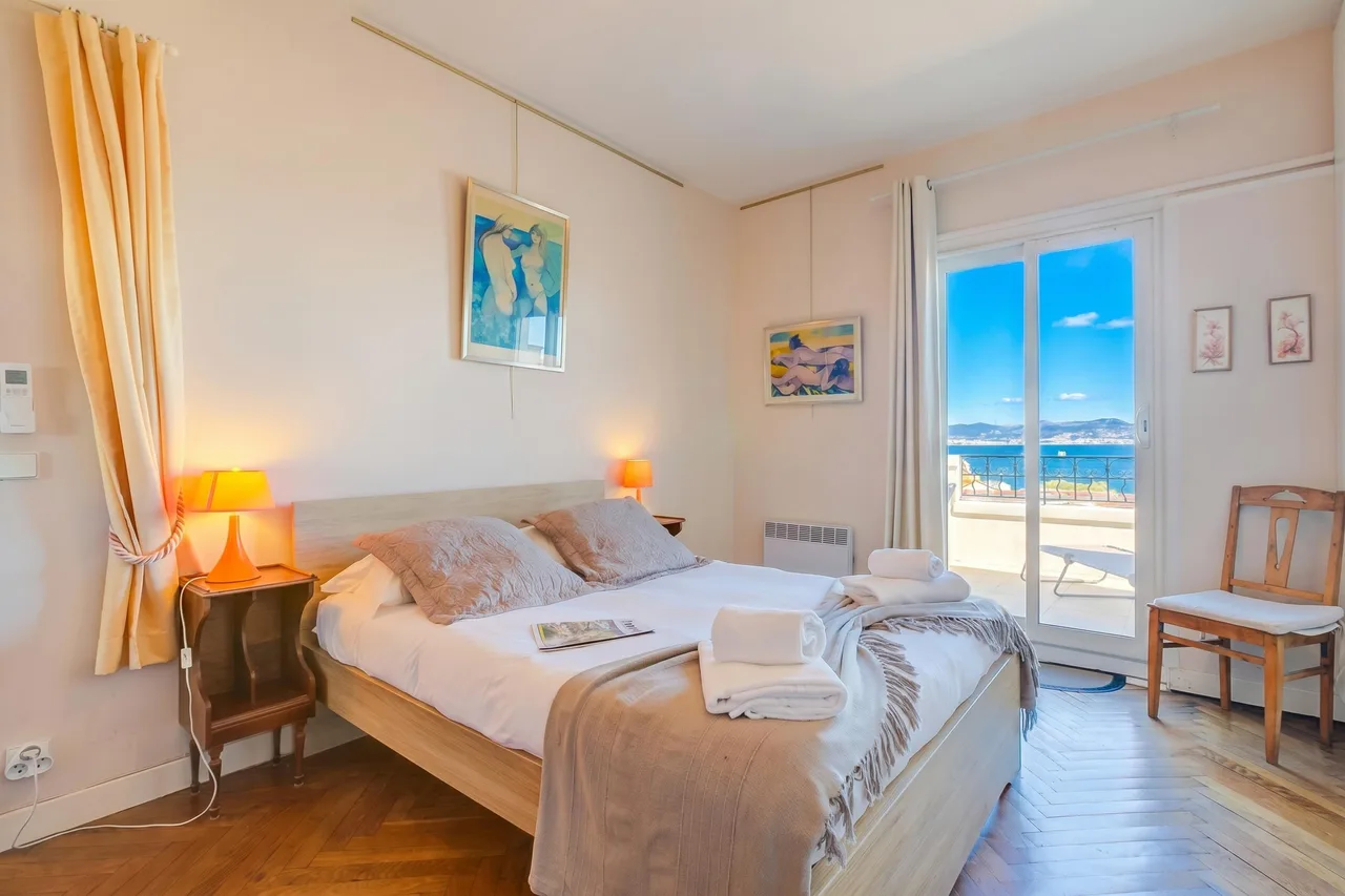 Sea And Mountain View Apartment in Antibes, Foto 4