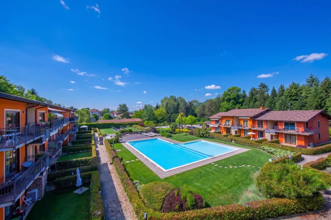 Lakeview Apartment with Swimming Pool in Leggiuno