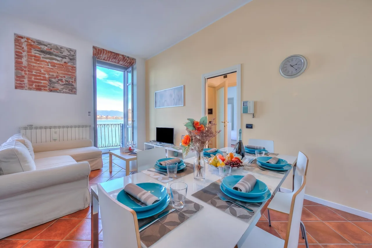 Lakeside Balcony Apartment in Italian Lakes, foto 3