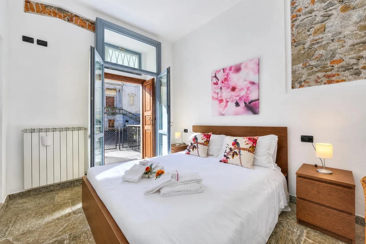 Volo Di Gabbiani: Lakefront Arona Apartment with Terrace photo 5