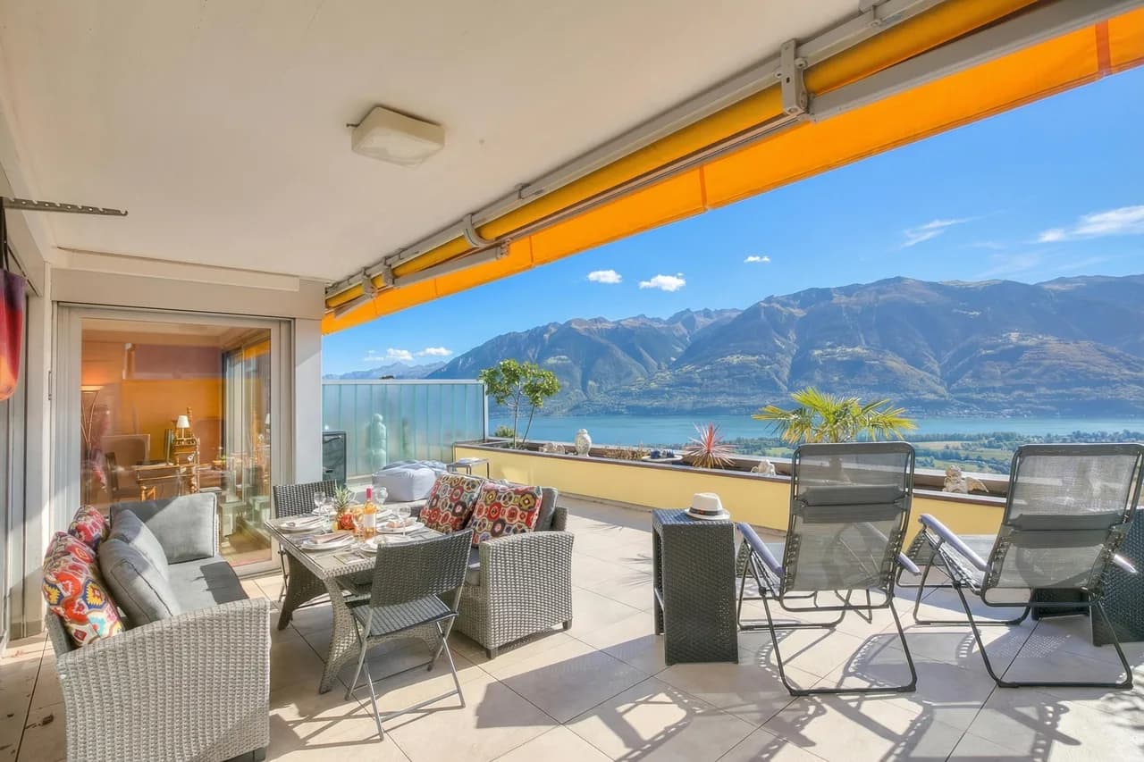 Panoramic Pool Apartment in Locarno, Ticino photo 2