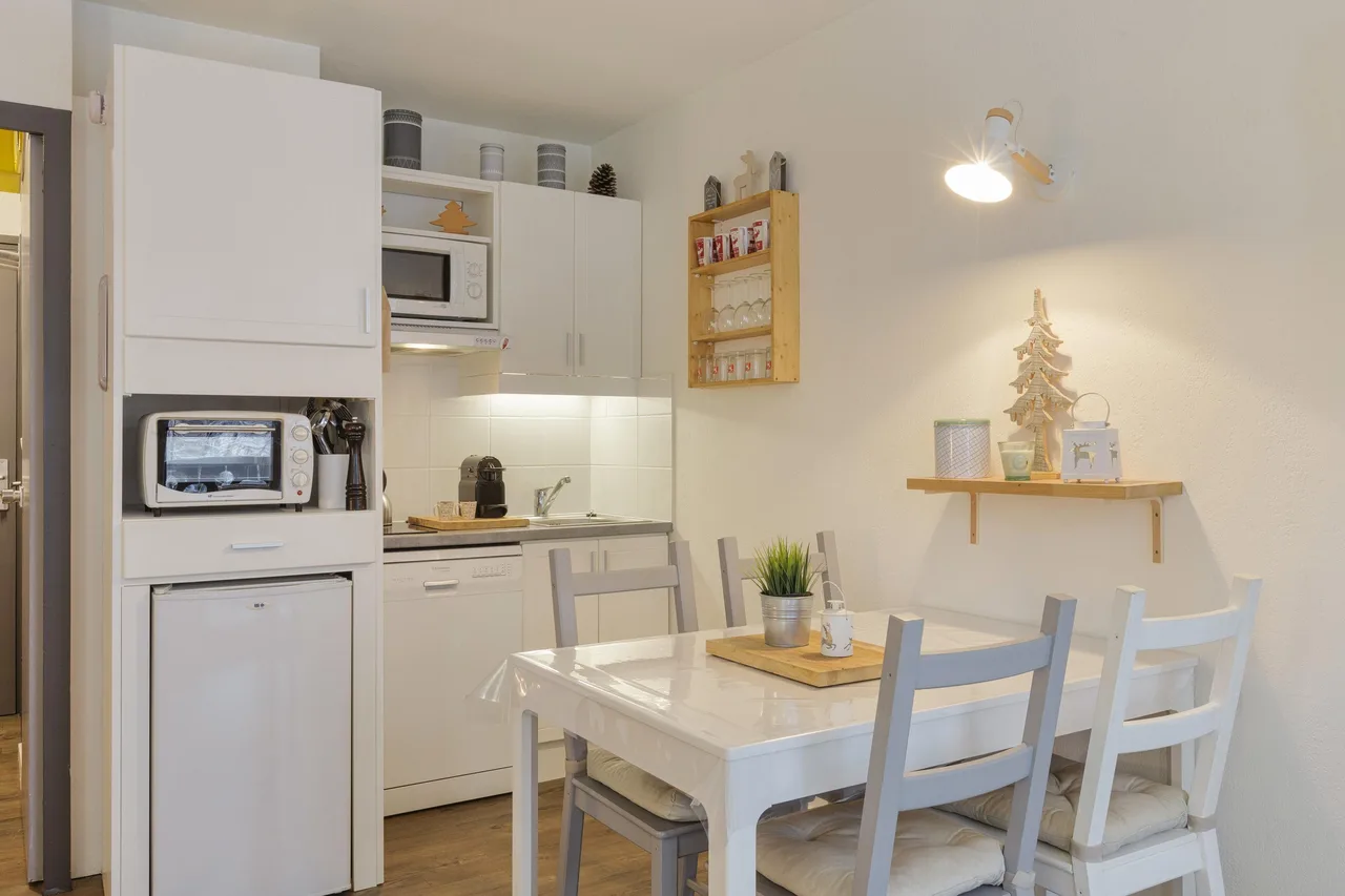 Cham Sud Rivière210 Modern Studio + Bunks (Sleeps 4) photo 4