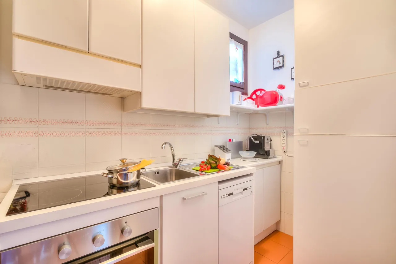 Laura's Cozy Apartment: with Balcony, Lift, Parking in Stresa Centre photo 4