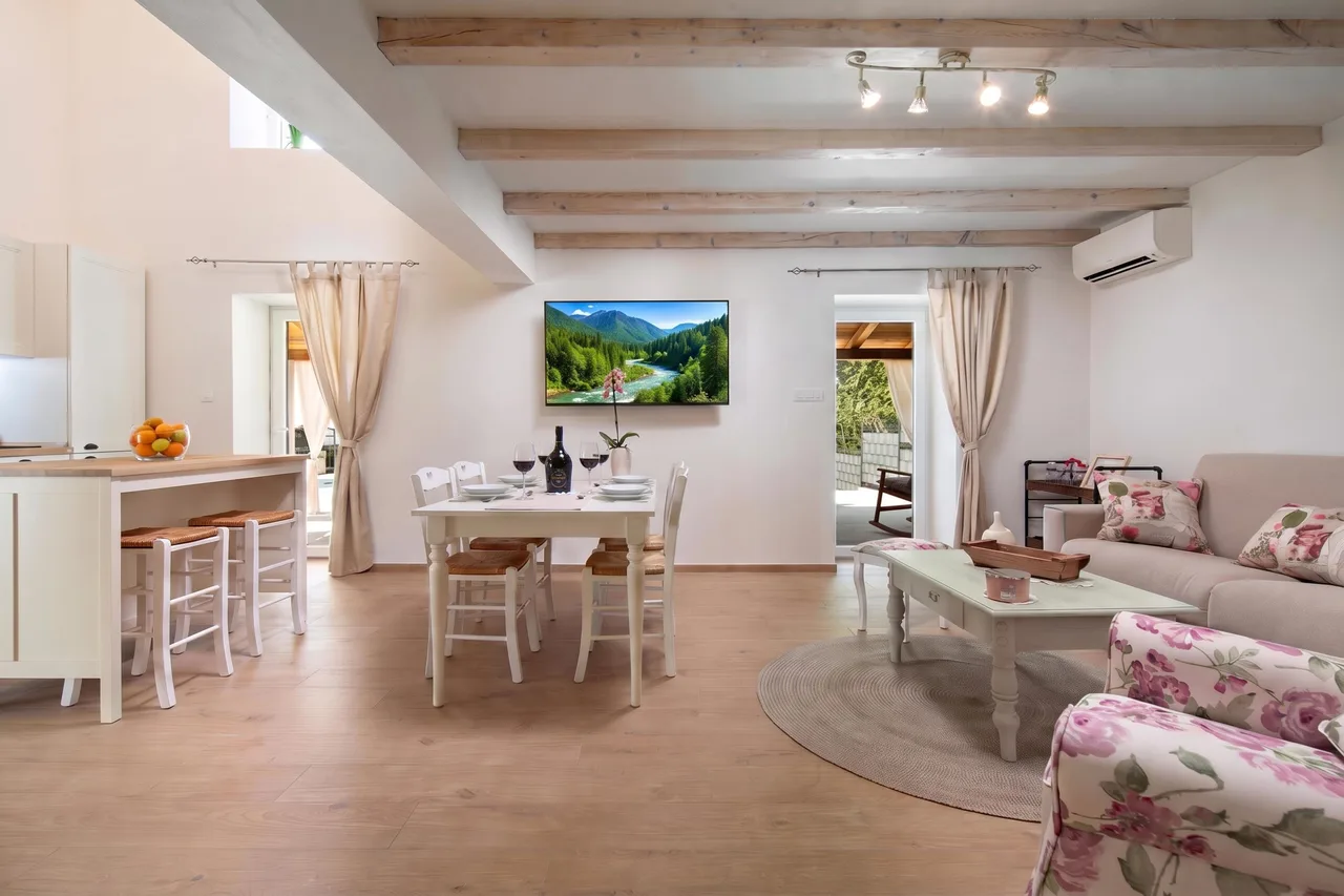 Casa di Nika Stone Villa with Pool & Jacuzzi photo 3