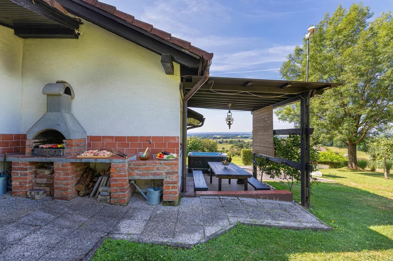 Maison VilAna : Jacuzzi, Jardin & BBQ, photo 3