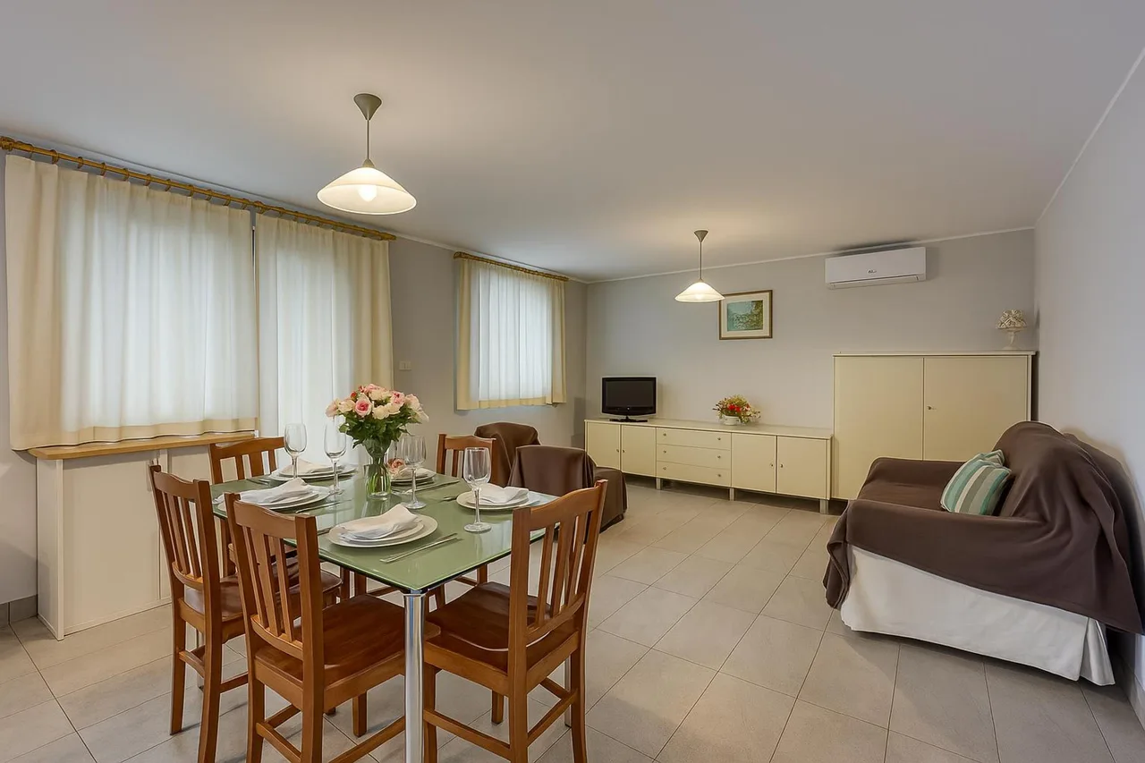 Ruj Karst Apartment with Balcony photo 4