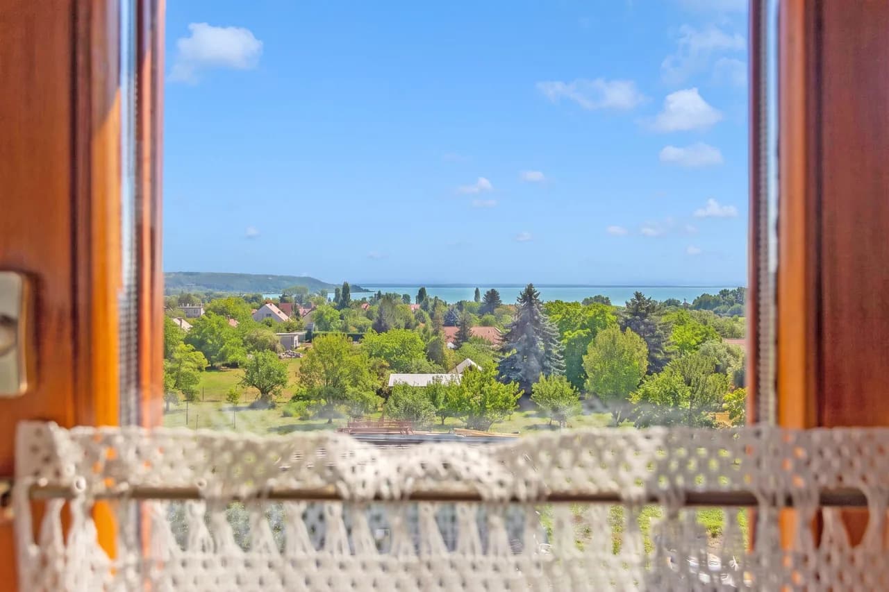 Balaton View From Almadi with Terrace & Garden photo 3
