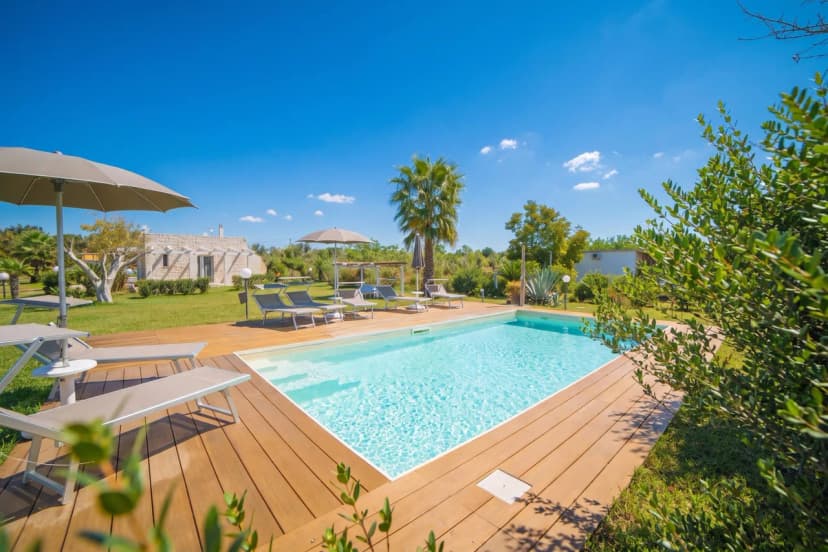 Villa Assunta With Pool Near The Sea