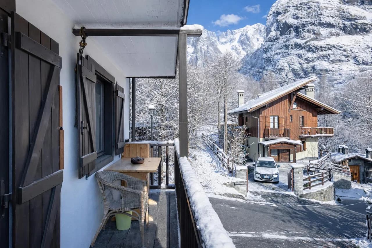 Graceful Apartment In Courmayeur photo 2
