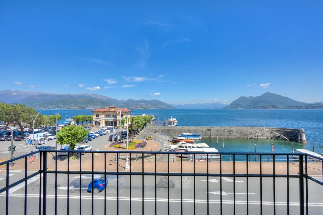 Il Porticciolo Stresa Impresionante Vista al Lago
